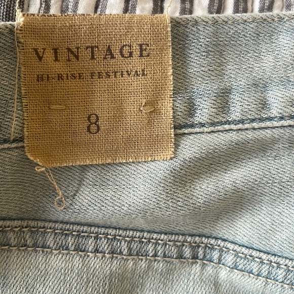 NWT American eagle vintage festival shorts size 8 distressed light wash - Picture 3 of 4